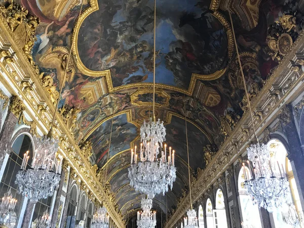 フランス ヴェルサイユ宮殿の鏡の間 — ストック写真