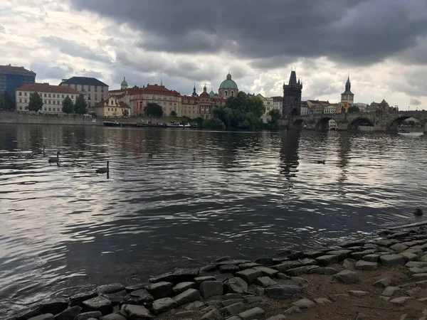 Rio Vltava Ponte Charles Praga República Checa — Fotografia de Stock