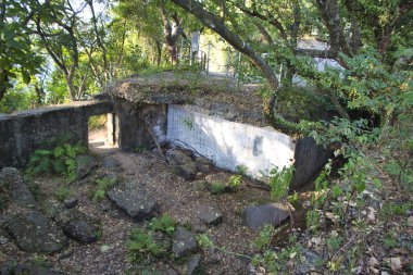 Şeytanın Tepesi, Yau Tong, Hong Kong 'daki tahkimatların kalıntıları.