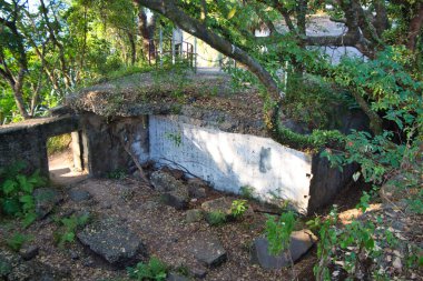 Şeytanın Tepesi, Yau Tong, Hong Kong 'daki tahkimatların kalıntıları.