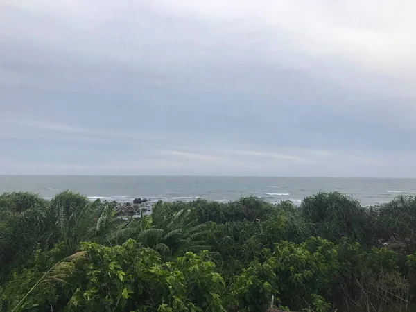 Denize yakın Shimen Bölgesi 'nin doğa manzarası, New Taipei City, Tayvan