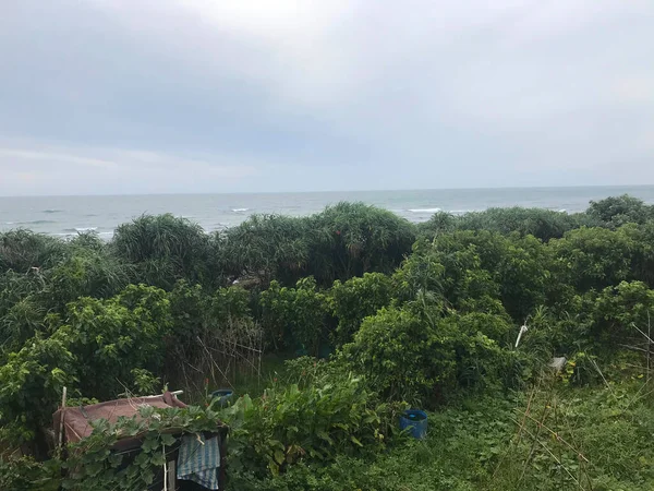 Denize yakın Shimen Bölgesi 'nin doğa manzarası, New Taipei City, Tayvan