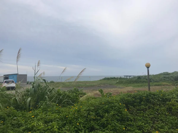 Denize yakın Shimen Bölgesi 'nin doğa manzarası, New Taipei City, Tayvan