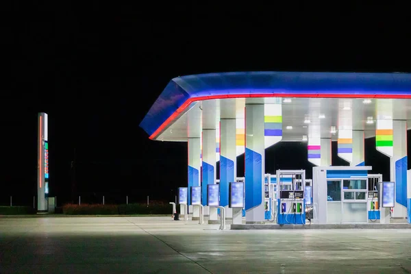 Gasolinera Por Noche —  Fotos de Stock