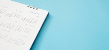 2021 takvim sayfası mavi arka plan iş planlama randevu toplantısı kavramı