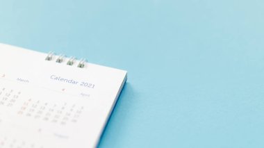 2021 takvim sayfası mavi arka plan iş planlama randevu toplantısı kavramı
