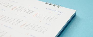 2021 takvim sayfası mavi arka plan iş planlama randevu toplantısı kavramı