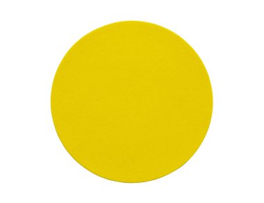 Beyaz arkaplanda izole edilmiş sarı yuvarlak kağıt etiketi