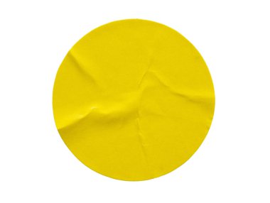 Beyaz arkaplanda izole edilmiş sarı yuvarlak kağıt etiketi