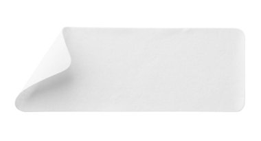 Beyaz arkaplanda boş beyaz kağıt etiketi izole