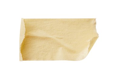 Sarı yapıştırıcı bant beyaz arkaplanda izole edilmiş.