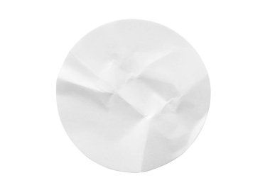 Beyaz arkaplanda izole edilmiş boş beyaz yuvarlak kağıt etiketi