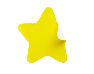 Beyaz arkaplanda izole edilmiş sarı yıldız şekilli kağıt etiketi