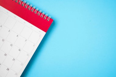 Mavi arkaplan iş planlama randevusu konsepti takvim sayfası