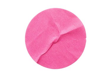 Beyaz arkaplanda izole edilmiş boş pembe yuvarlak yapıştırıcı etiketi