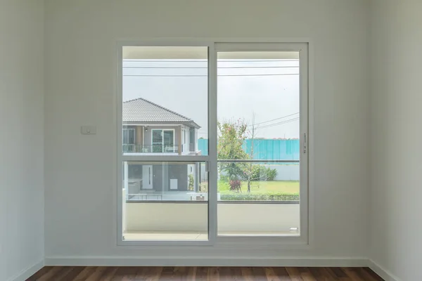 Ruangan Kosong Dengan Bingkai Jendela Kaca Interior Rumah Pada Dinding — Stok Foto