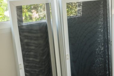 Sivrisinek ağı pencere koruması böceğe karşı