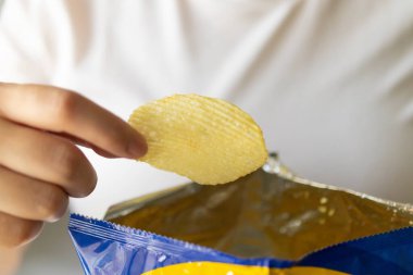 Atıştırmalık patates cipsi.