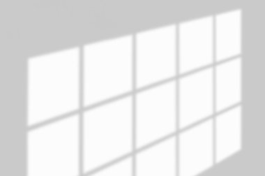 Beyaz duvar arkaplanındaki pencere gölgesi