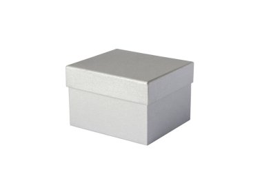 Mücevher hediye kutusu beyaz arkaplanda izole edildi