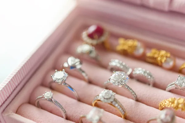Κοσμήματα Διαμαντένια Δαχτυλίδια Κουτί — Φωτογραφία Αρχείου