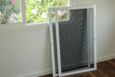 Sivrisinek ağı pencere koruması böceğe karşı