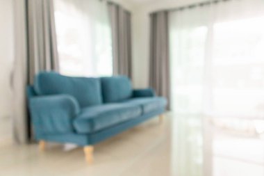 Oturma odasının içi bulanık.