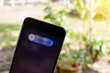 Songkhla, Hatyai, Tayland 28 Kasım 2020: Apple iPhone 7 ekran kapalı güç için kayma artı renk siyah, yakın çekim fotoğraf ve bulanık arka plan bokeh güzel