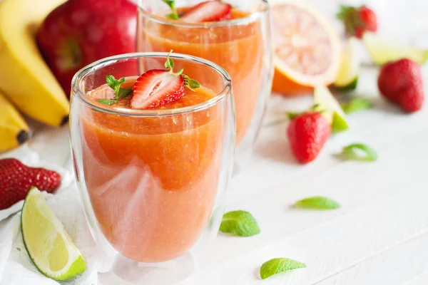 Batidos de frutas frescas —  Fotos de Stock