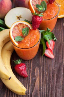 Yaz içeceği, meyve smoothies