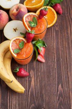 Yaz içeceği, meyve smoothies