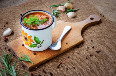 taze domates çorbası