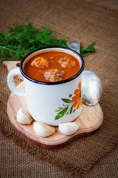 Sopa de tomate casera con albóndigas — Foto de Stock