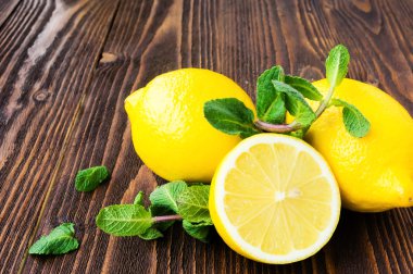 Limon nane ahşap tablo ile