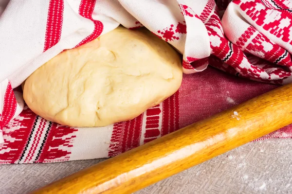 Fresh pasties or pizza dough — Stock Photo, Image