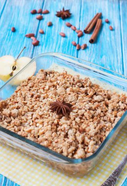 Elma kek tatlı ahşap arka plan üzerinde