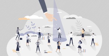 Minik insan konseptini seçecek spot ışıklarıyla işe alım adayı seçimi