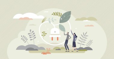 Düşük elektrik enerjisi tüketimi olarak enerji tasarrufu soketi minik kişi kavramı