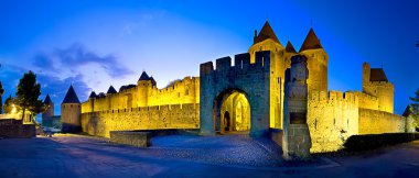 Panoramik Castle Carcassonne gece sahnede
