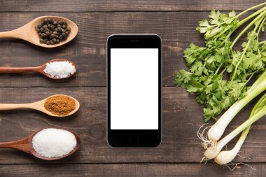 tahta kaşık ve sebze sm ile baharat koleksiyon küme