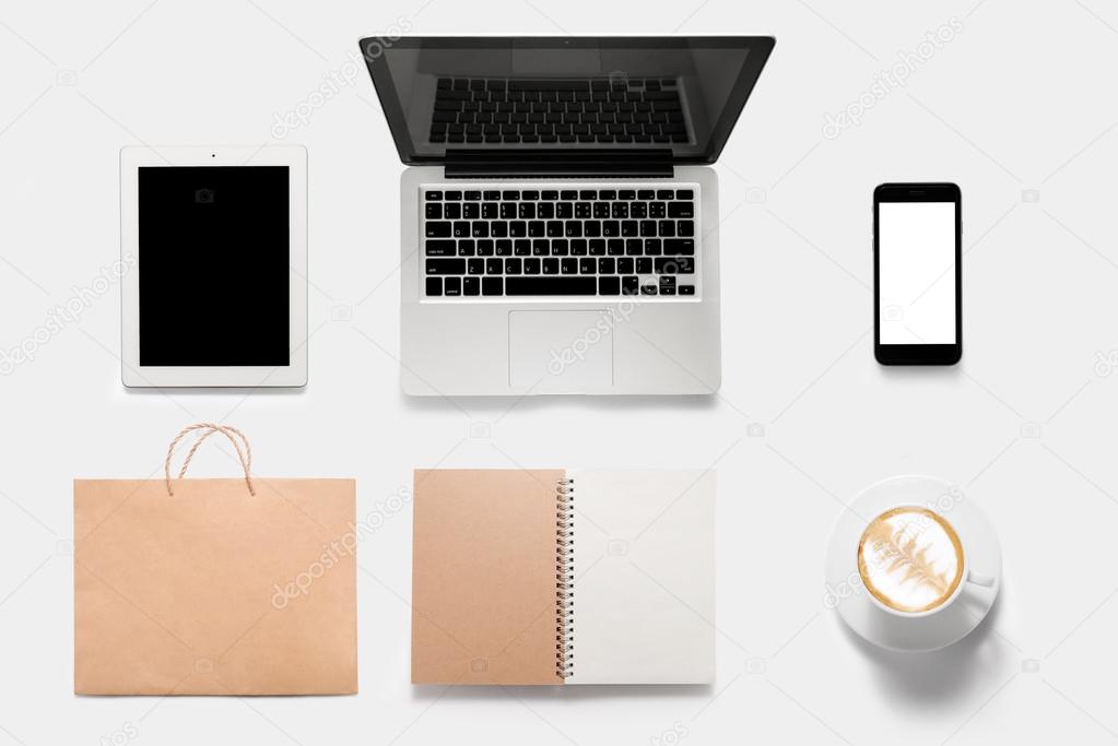 モックアップ タブレット ノート パソコン 携帯電話 本 Cof のデザイン コンセプト ストック写真 C Village Moon Hotmail Com モックアップ タブレット ノート パソコン 携帯電話 本 Cof のデザイン コンセプト ストック写真 C Village Moon Hotmail Com