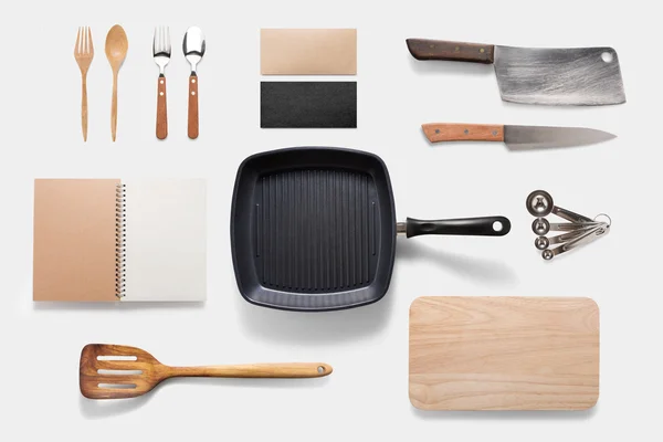 Conceito de design de mockup utensílios de cozinha arious definido no whit — Fotografia de Stock