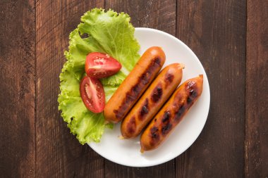 sosis marul domates dilimleri ile seks.