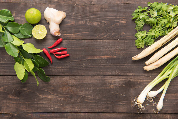 Kaffir lime leaves, coriander or cilantro, Ginger, lemon, lemon 