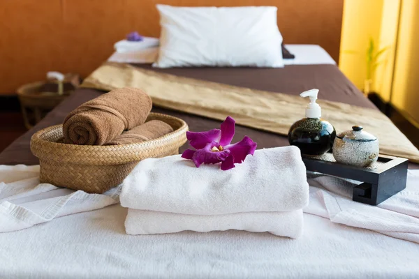 Üstünde tepe-in kötü Spa tamamlayıcı paket