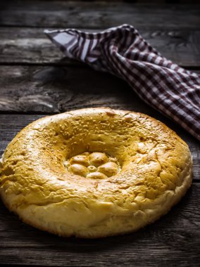 Doğu düz ekmek koyu ahşap tablo. 