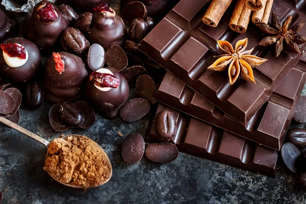 Assortment of dark and milk chocolate stack, sweets. — Stock Photo, Image