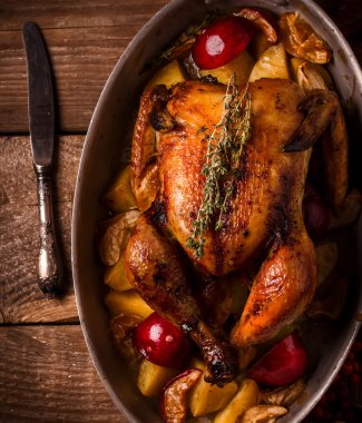 Kavrulmuş doldurulmuş Şükran günü Türkiye'ye devam eder. Üstten Görünüm. Metin için yer. 