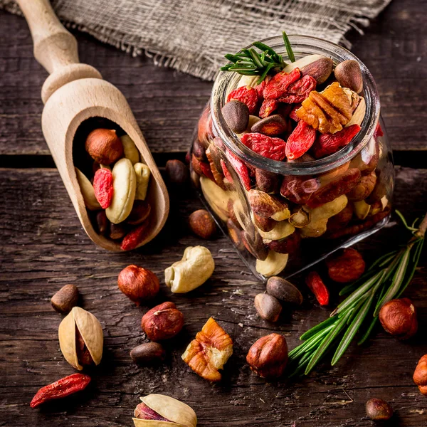 Verschillende tipes van noten in jar. — Stockfoto