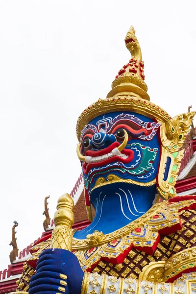 Postava strážný démon, zděšený, v thajském chrámu — Stock fotografie